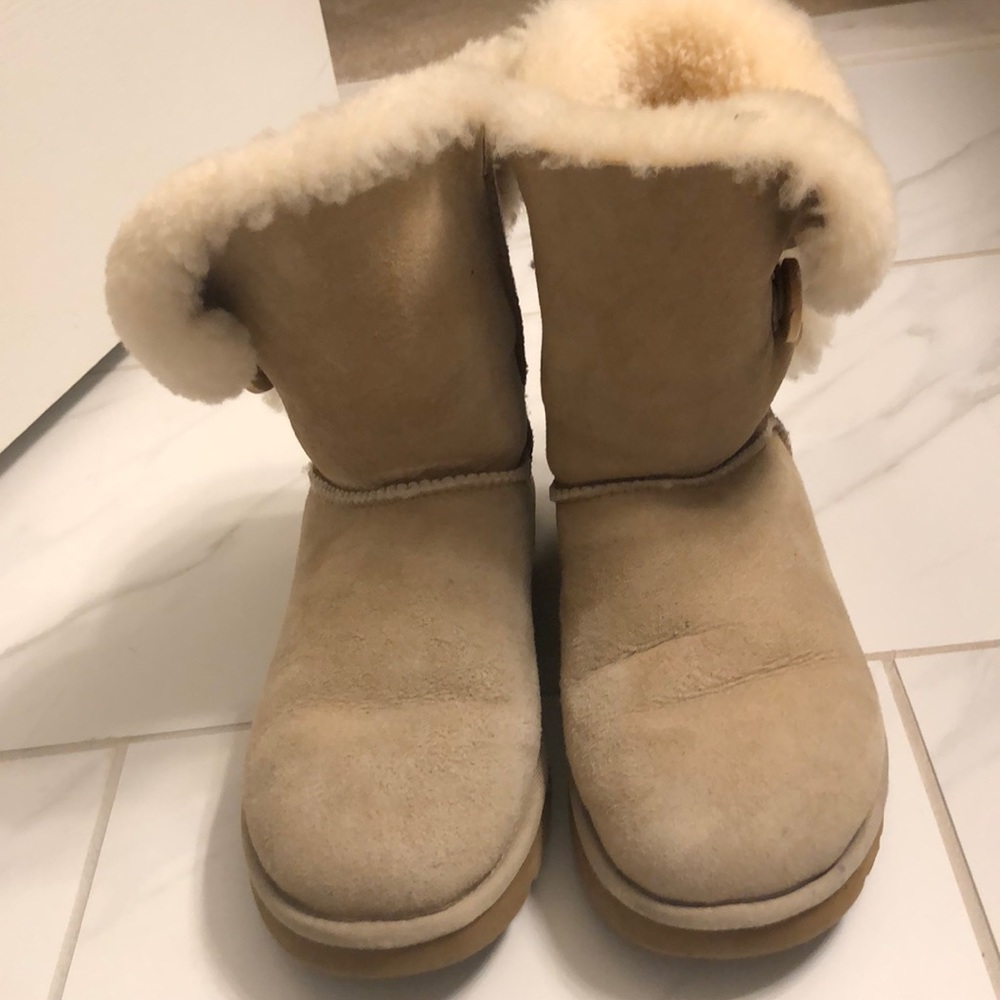 Ugg Bailey Button - image 6